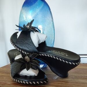 A.GIANNETTI BLACK ITALIAN WEDGE SLIP ON SANDAL 7.5 (38)